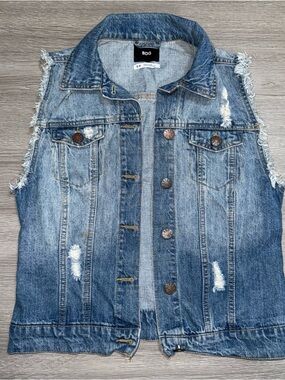 BDG Frayed Distressed Denim Vest in Blue Wash